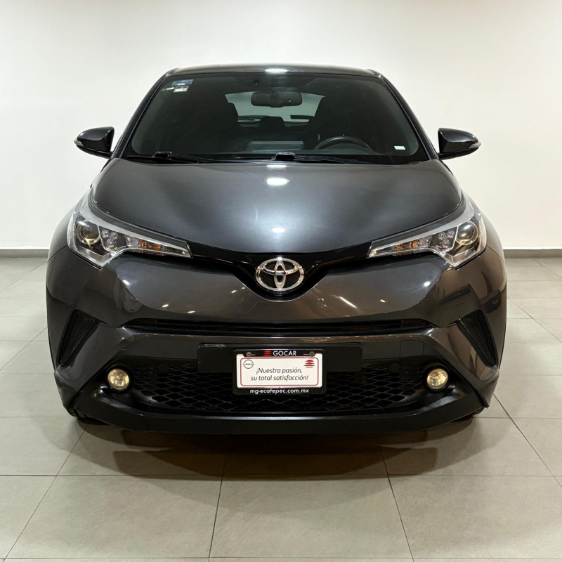 Toyota C-HR  5 pts. Base, CVT, a/ac. Aut., f. led, RA-17 2018